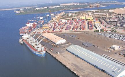 Van por energía fotovoltaica en los puertos