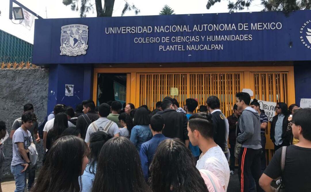 Alumnos del CCH Naucalpan trasladados a penal por violencia. Foto: Rebeca Jiménez