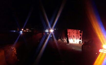 Por volcadura de tráiler reportan cierre parcial en la México-Puebla