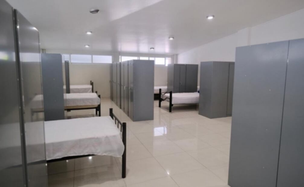 Así se van transformando Los Pinos para acoger a médicos