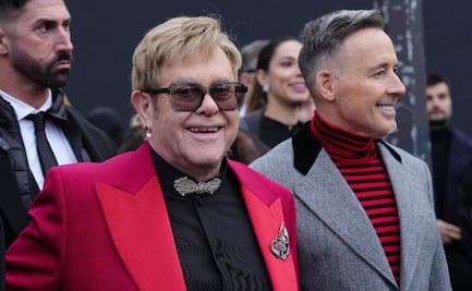 Esposo de Elton John se lanza contra medio británico por el supuesto robo de documentos personales