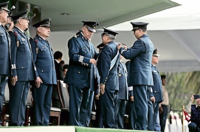 Sedena condecora a 636 militares por actos heroicos