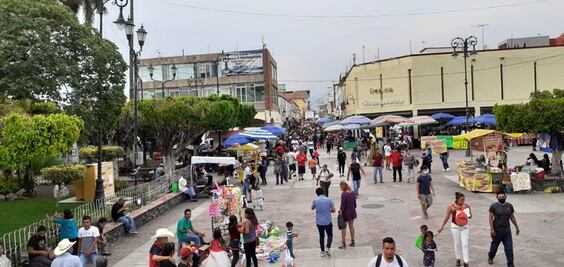 Cuernavaca levanta confinamiento con semáforo en rojo 