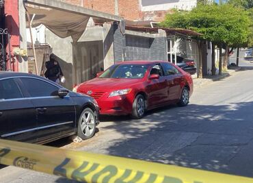 Balean vehículo cerca de CBTIS número 24 en Sinaloa; alumnos y y maestros se resguardan en aulas