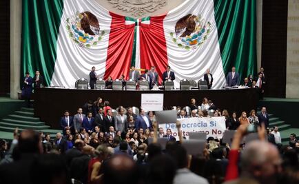 Congreso guarda minuto de silencio por víctimas en Coatzacoalcos