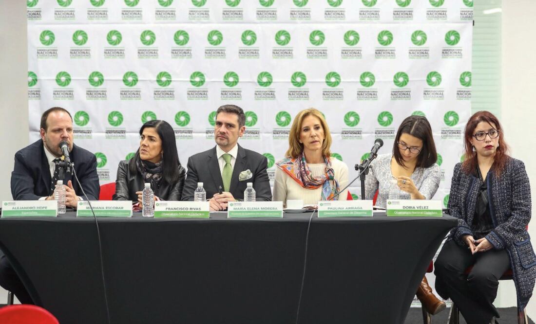 Los representantes de organizaciones civiles Alejandro Hope, Mariana Escobar, Francisco Rivas, María Elena Morera, Paulina Arriaga y Doria Vélez, ayer en la presentación del informe del Observatorio Nacional Ciudadano (GERMÁN ESPINOSA)