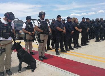 Catean domicilio en Oaxaca; aseguran drogas y un arsenal completo