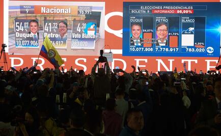 Peña Nieto felicita a Iván Duque tras victoria electoral en Colombia