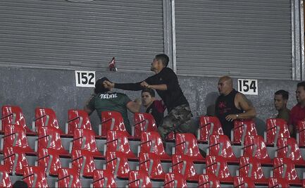 Aparece la violencia en el Atlas vs Chivas 