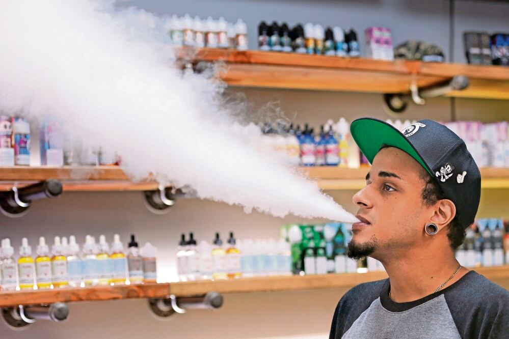 E specialistas aseguraron que mientras que el mercado ilegal de vapeadores llega a 100% en México, va de 70% a más de 90% en Estados Unidos. Foto: Archivo | El Universal