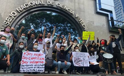 Investigadores de Cátedras del Conacyt se manifiestan; exigen derechos laborales