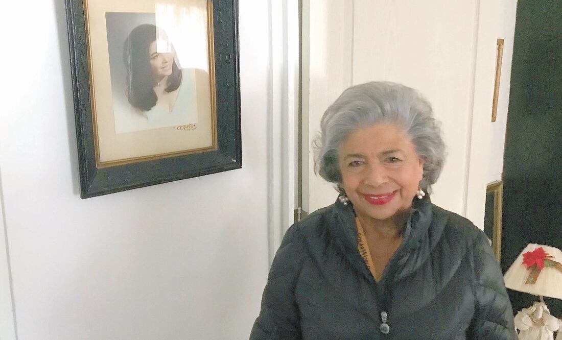 La vecina María Guadalupe Viveros cuenta que llegó al Multifamiliar Tlalpan hace 62 años, cuando ella tenía 15. EDUARDO HERNÁNDEZ. EL UNIVERSAL