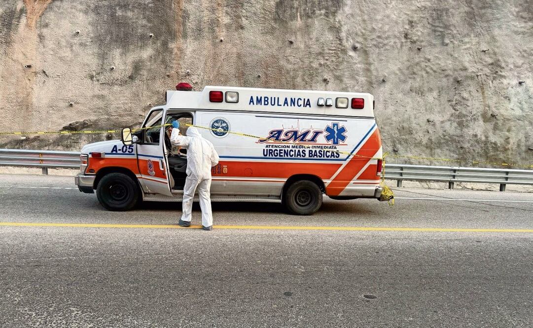 Cuatro personas heridas durante un ataque en Ayutla fueron rematadas por hombres armados en la carretera Acapulco-Pinotepa cuando eran trasladadas en una ambulancia. Foto: Especial
