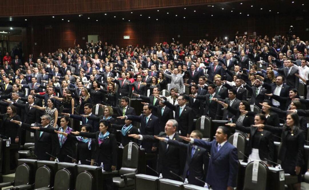 Con 444 votos a favor, 12 en contra y 32 abstenciones se eligió a la Mesa Directiva, que presidirá el perredista Jesús Zambrano. Foto: Lucía Godínez/EL UNIVERSAL