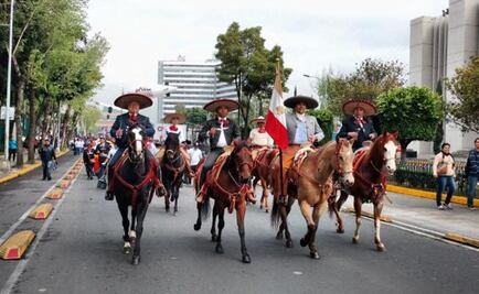Sports figures commemorate the Mexican Revolution