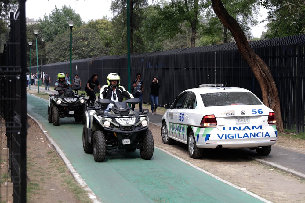 Recorrido de vigilancia en la zona de Fronton en Ciudad Universitaria (IVÁN STEPHENS. EL UNIVERSAL)