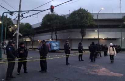 VIDEOS: Balacera en la Doctores deja un muerto y 3 policías heridos