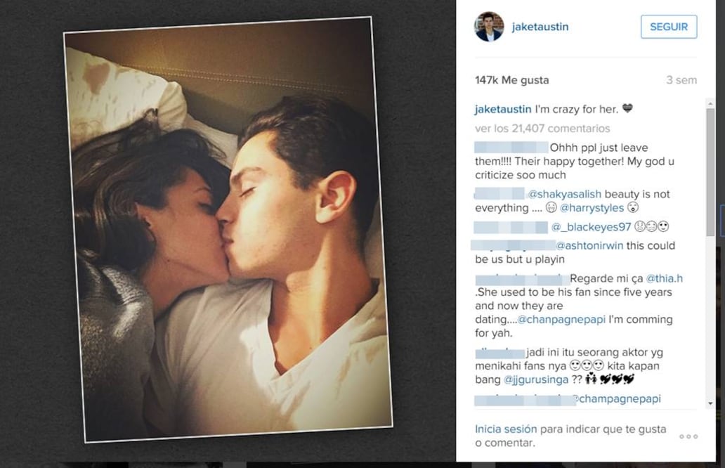Austin había colgado en Instagram una foto en la que los dos se besaban. "Estoy loco por ella", escribió entonces el actor (Tomada de Instagram)
