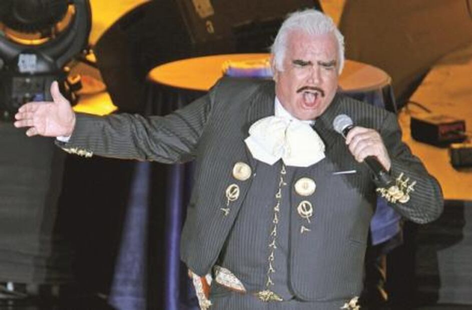 Tira Zulema cartas a famosos