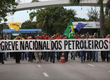 Petroleros en huelga abren otro frente de crisis en Brasil