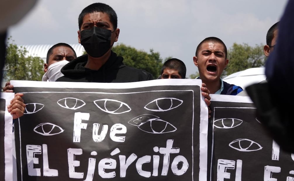 Protesta cultural y pacífica en Monumento a la Revolución por el octavo aniversario de la Desaparición Forzada de los 43 normalistas de Ayotzinapa. Foto: Cuartoscuro