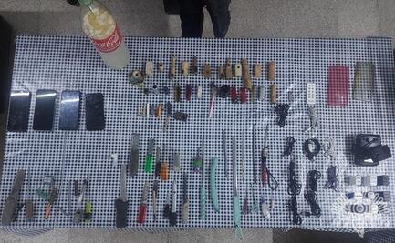 Decomisan más de mil artículos en penales de Puebla; había celulares, droga y dinero