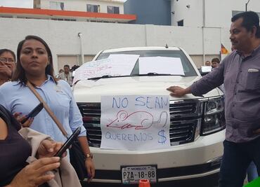 Trabajadores retienen a esposa del gobernador Arturo Núñez
