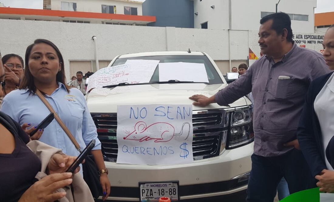 Los trabajadores que exigen al gobierno estatal cumpla con los pagos que por ley les corresponde (Foto: Luma López / EL UNIVERSAL)