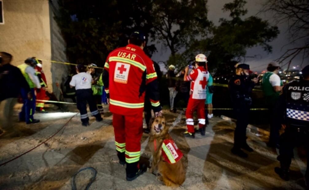 Deslave en Álvaro Obregón deja un muerto y dos personas atrapadas 