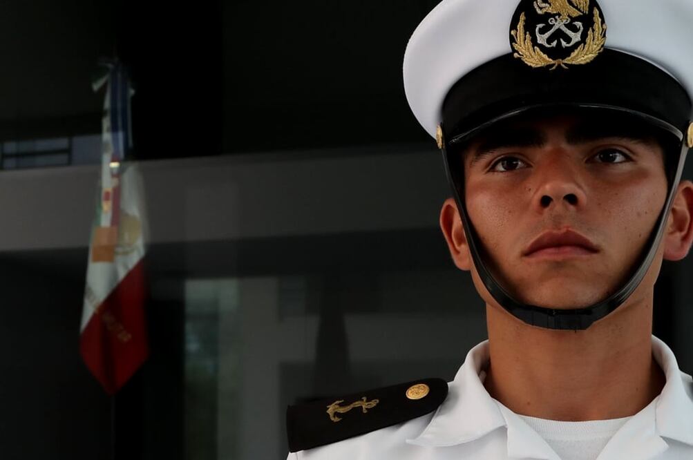 Con el objetivo de estar acorde con los avances tecnológicos y educativos que exigen el contexto mundial, la Heroica Escuela Naval Militar implementó un nuevo modelo educativo basado en competencias y habilidades, lo que permitirá un mejor desarrollo para la comunidad de esta institución.