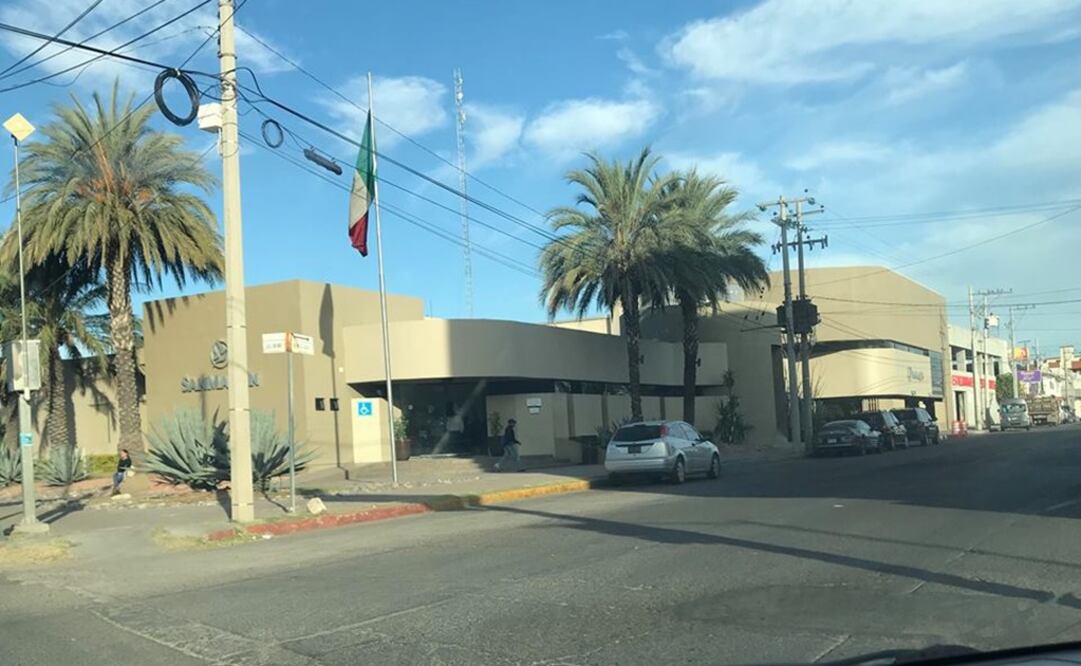 Por fuera todo luce normal, sin embargo, personas que han accedido al interior aseguran que hay un fuerte dispositivo de seguridad con personal de seguridad privada, a poca distancia de la familia. (Foto: Especial)