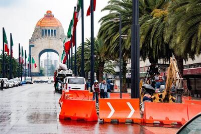 CFE realiza obras ahora en Plaza de la República