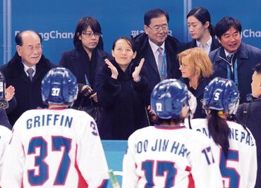 Kim invita a Moon a visitar Pyongyang