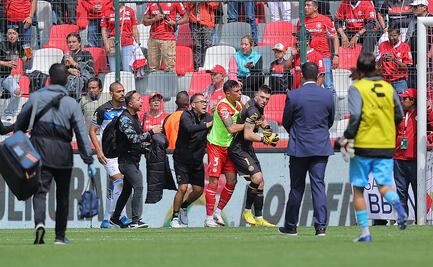 Tiago Volpi "pierde la cabeza" y protagoniza altercado tras el partido entre Toluca y Querétaro