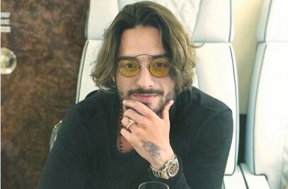 ​Hacen meme por vestimenta de Maluma; "es un orgullo", responde el IMSS