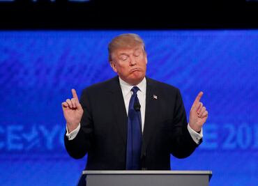 Abuchean a Trump durante debate republicano