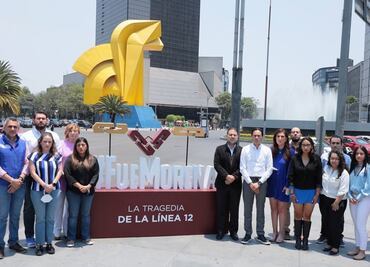PAN CDMX coloca antimonumento en memoria de víctimas de la Línea 12 del Metro