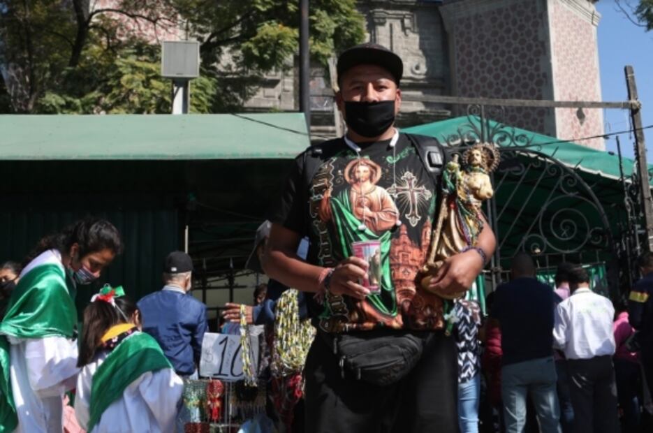 Multitudes en tiendas departamentales, la esfera Covid-19 y aplicación de pruebas rápidas, entre las fotos de la semana