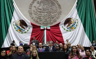 Diputados de Morena reciben "dulce navidad"; les entregan MacBook Air de 19 mil pesos