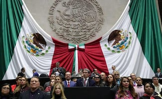 Diputados de Morena reciben bono navideño de 100 mil pesos y MacBook Air; laptop supera los 24 mil pesos