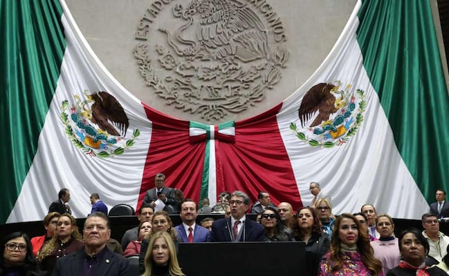 Diputados de Morena reciben "dulce navidad"; les entregan MacBook Air de 19 mil pesos