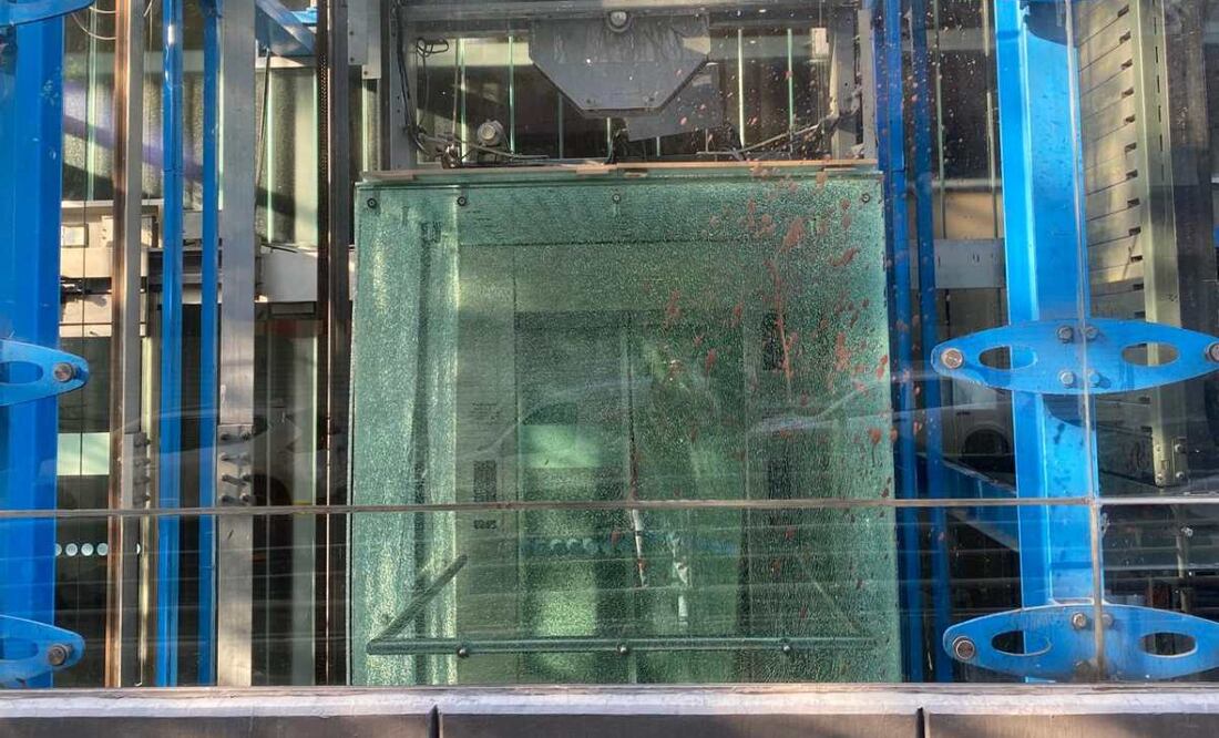 Elevador se desploma desde un doceavo piso en un edificio la colonia Escandón (03/04/2025). Foto: Valente Rosas / EL UNIVERSAL