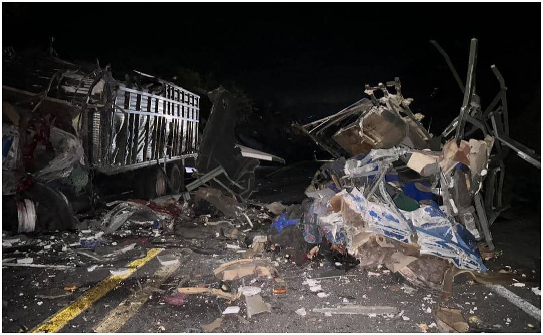 Accidente en autopista Tehucacán-Oaxaca. Foto:Tomada de Oaxaca Bella Antequera Foto: Especial