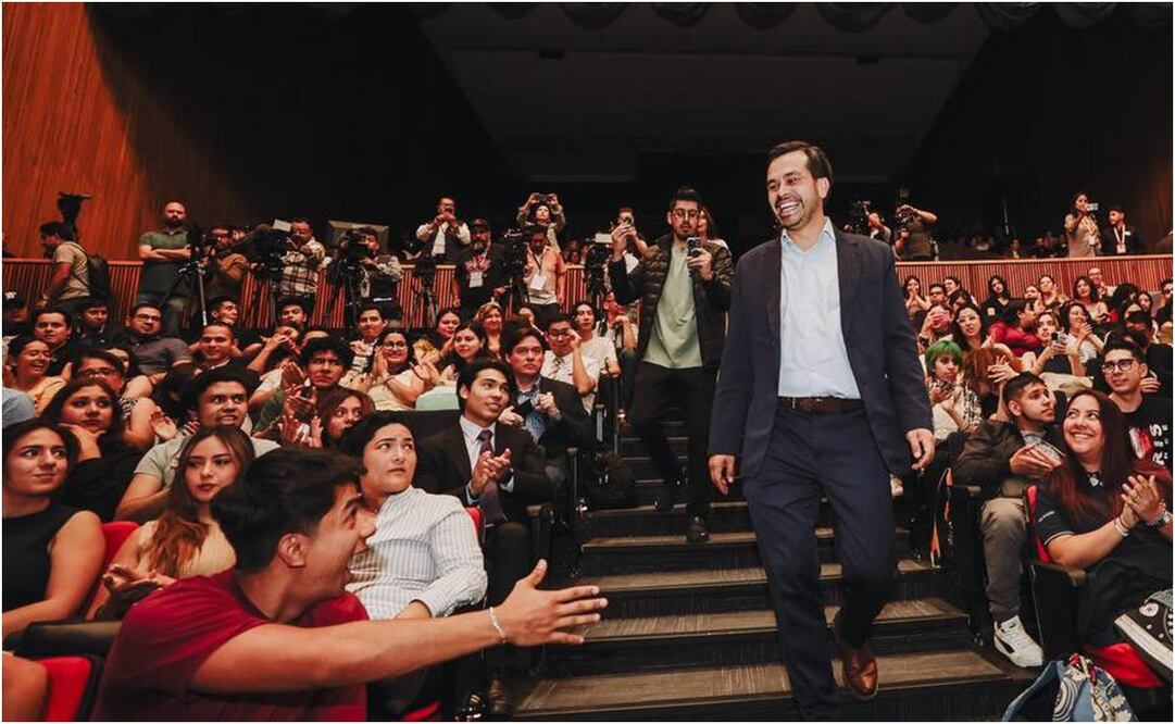 Jorge Álvarez Máynez acusa a la candidata Claudia Sheinbaum de montajes. Foto: Especial