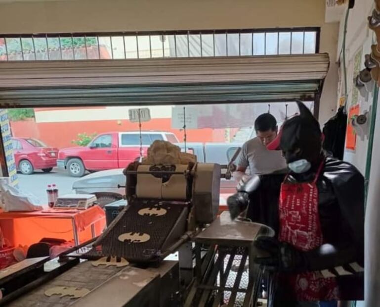 Crean las batitortillas, tortillas con la forma de Batman