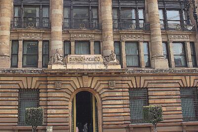 El peso se despedirá de 2017 de capa caída