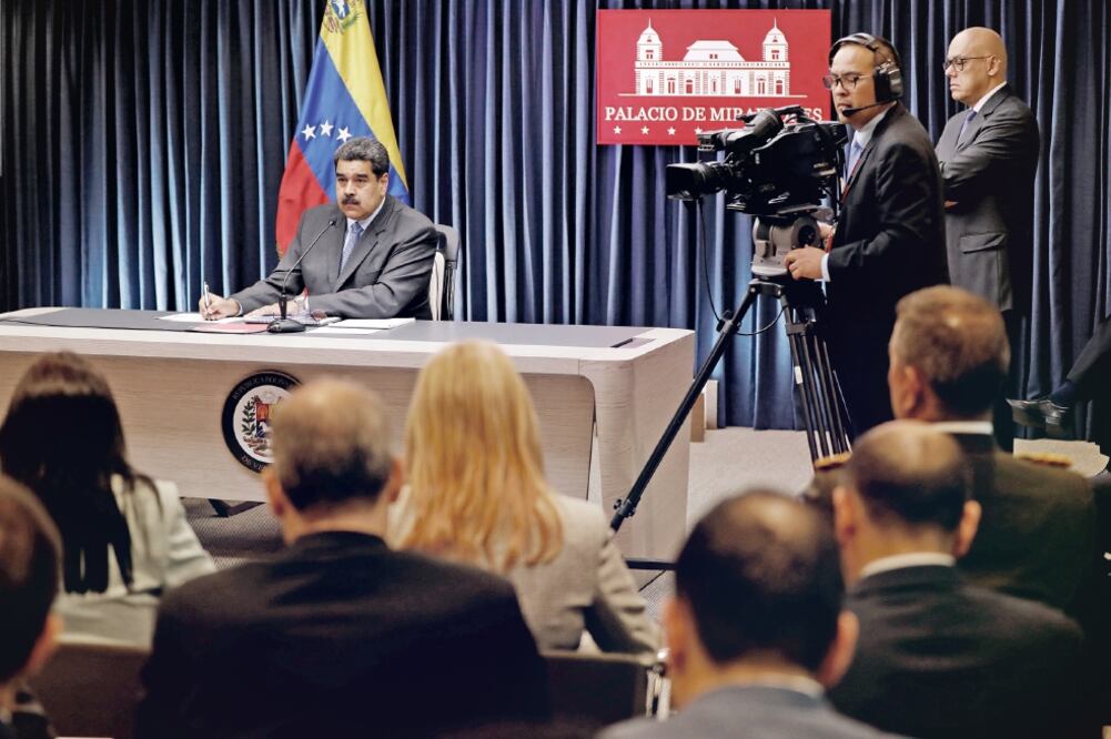 El presidente venezolano, Nicolás Maduro, durante una conferencia de prensa ayer en el Palacio de Miraflores. Foto: MARCO BELLO. REUTERS