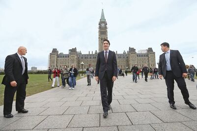 Justin Trudeau contra la sombra de su padre