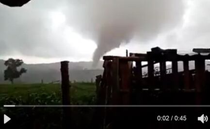 Captan tornado ahora en Veracruz
