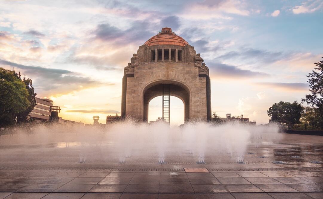 Disfruta de un amanecer en el monumento a la Revolución. (Foto: iStock) 